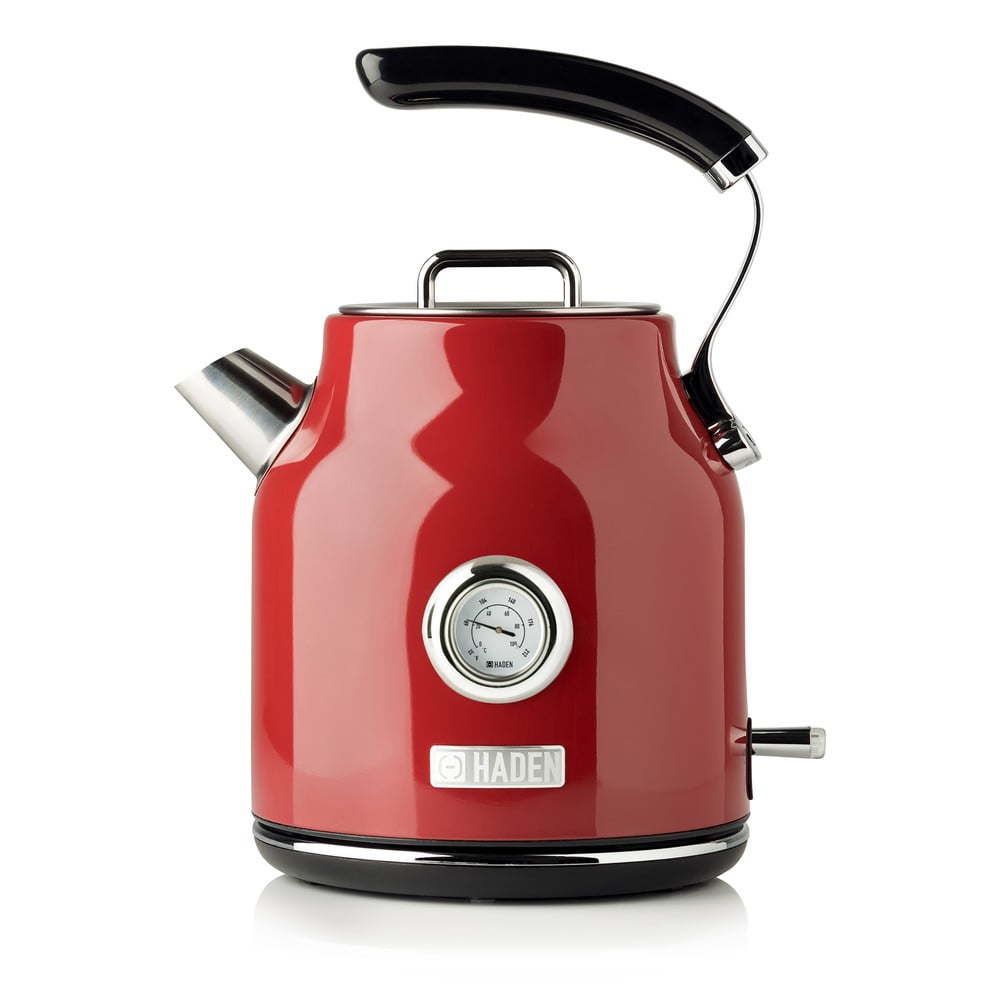 Piros vízforraló 1